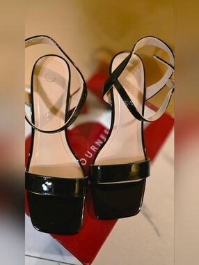 Journee Women's Tivona Wide Block Heel Dress Sandal